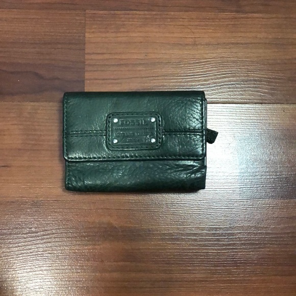 SALE🔥Army Green Leather Fossil Wallet. - Picture 2 of 5